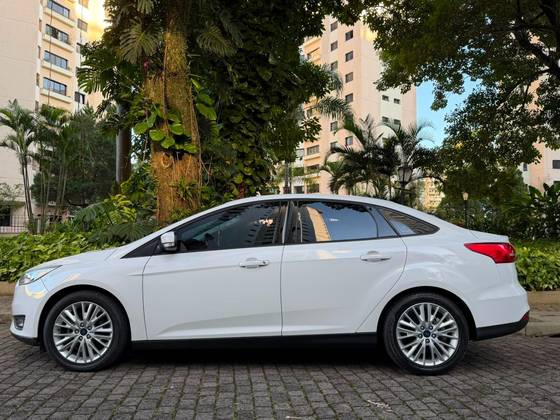 FORD FOCUS 2.0 SE SEDAN 16V FLEX 4P POWERSHIFT FORD FOCUS 2.0 SE SEDAN 16V FLEX 4P POWERSHIFT